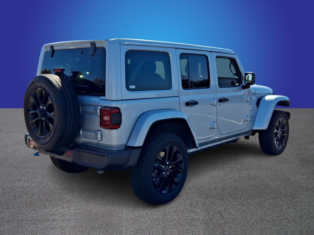 Used 2024 Jeep Wrangler Unlimited Sahara AWD/4WD image 4
