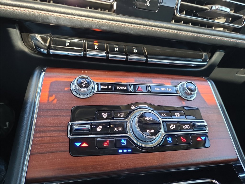 Certified 2022 Lincoln Aviator Reserve w/ Equipment Group 201A image 15