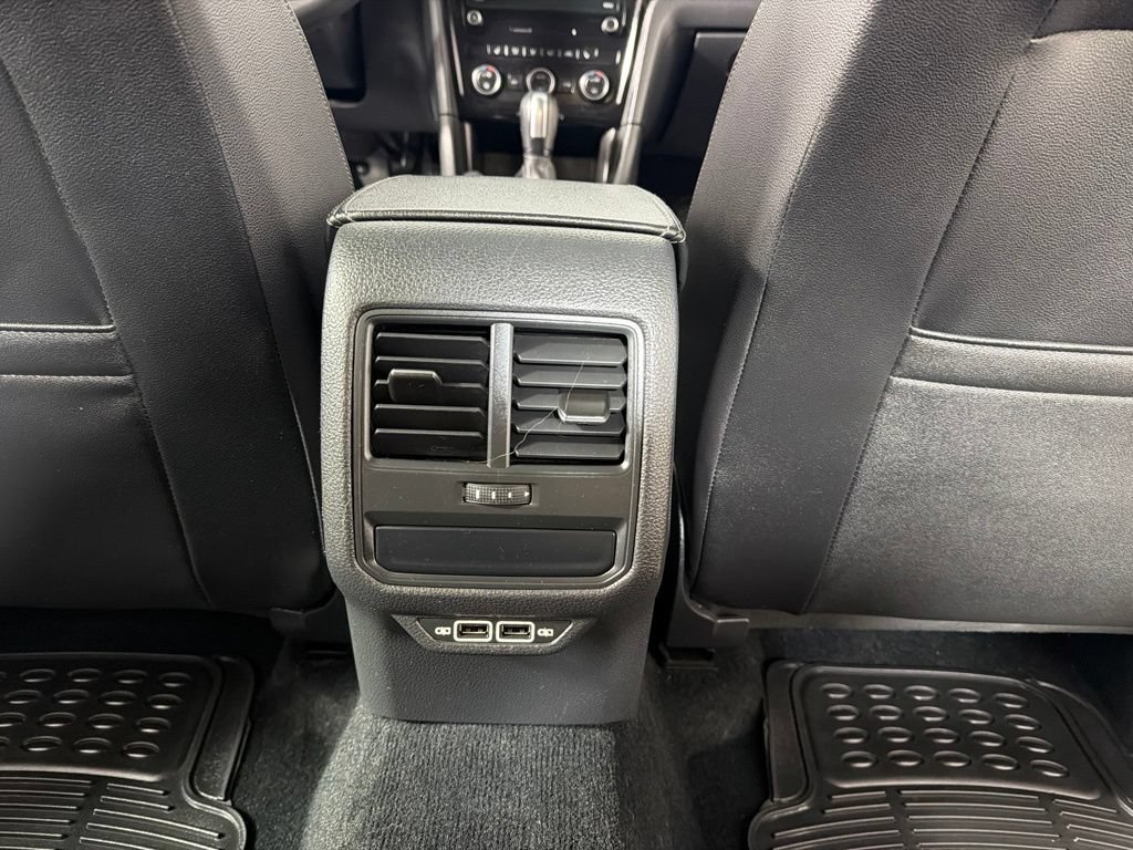 Certified 2022 Volkswagen Passat 2.0T SE FWD image 20