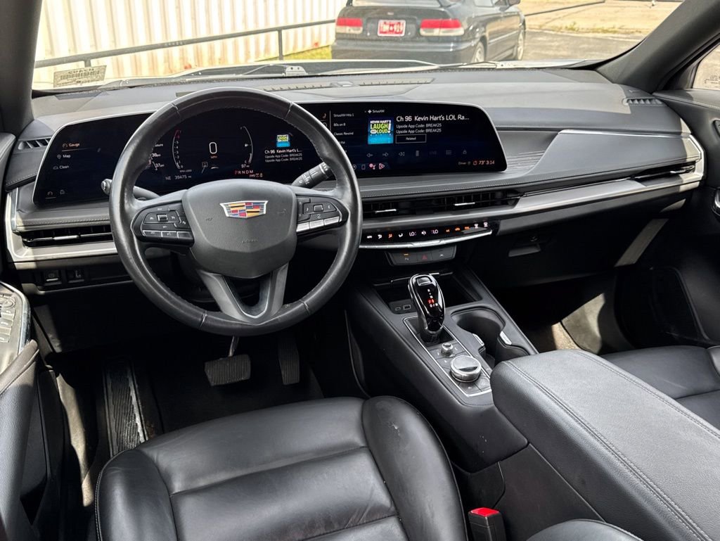 Used 2024 Cadillac XT4 Premium Luxury image 7