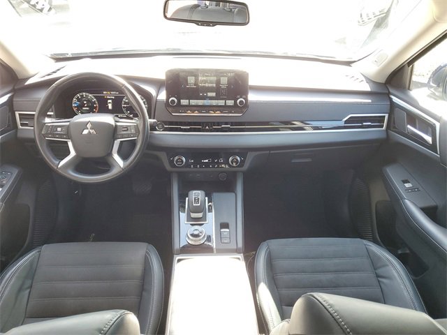 Used 2022 Mitsubishi Outlander SE image 13