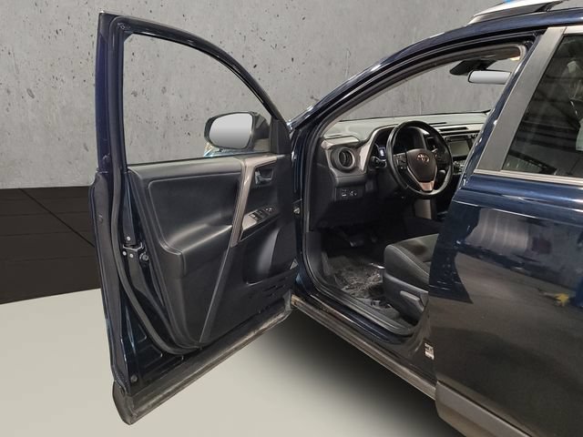 Used 2018 Toyota RAV4 XLE AWD/4WD image 37