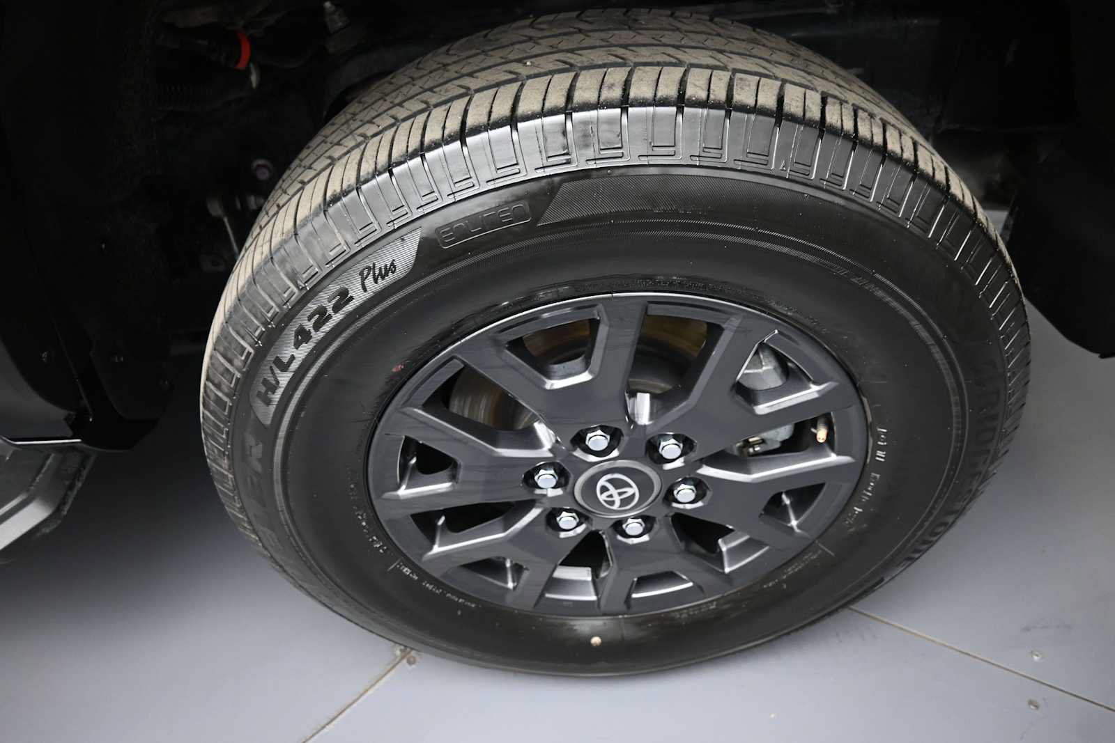 Certified 2025 Toyota 4Runner SR5 AWD/4WD image 15