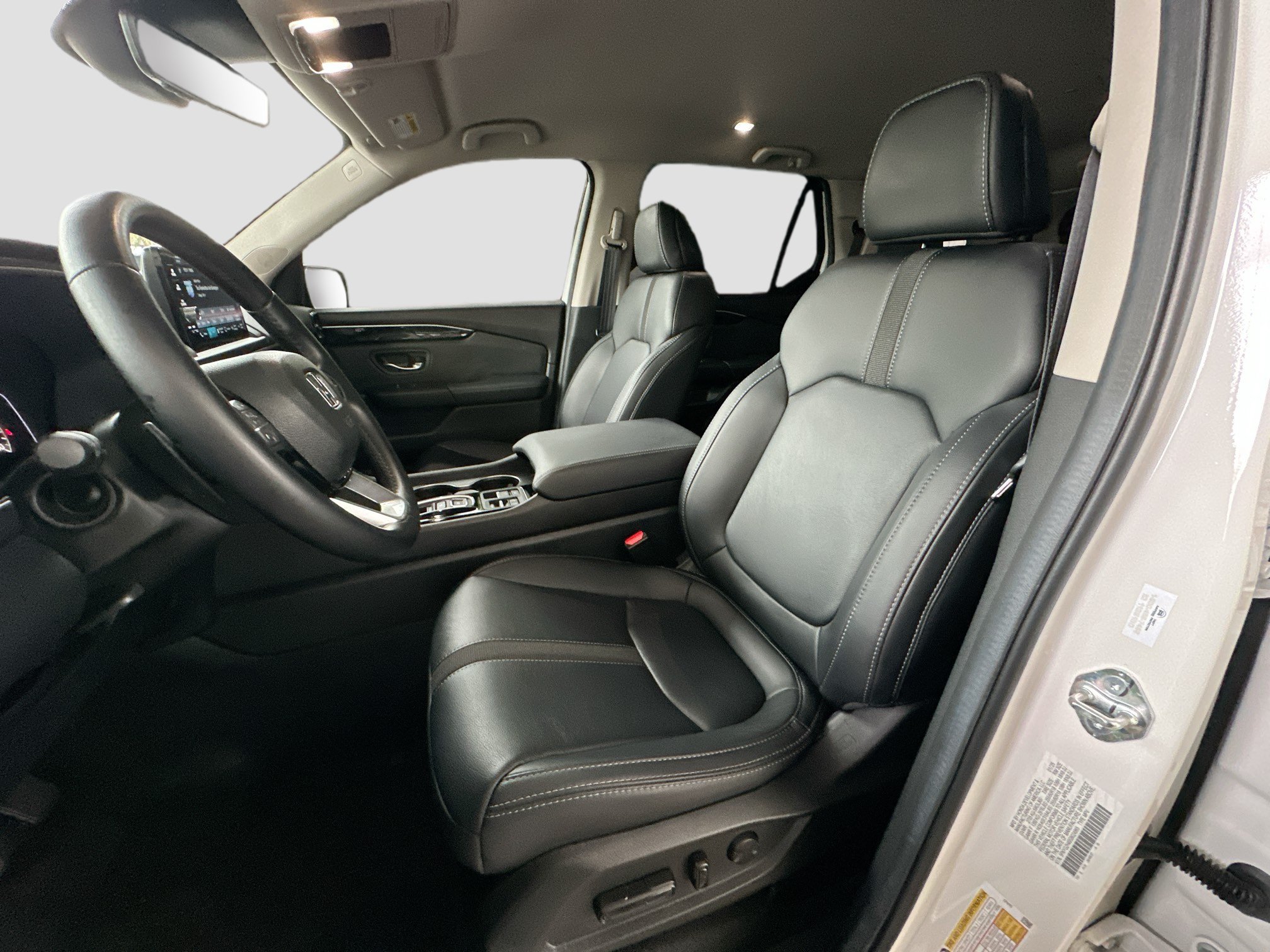 Used 2025 Honda Pilot EX-L image 19