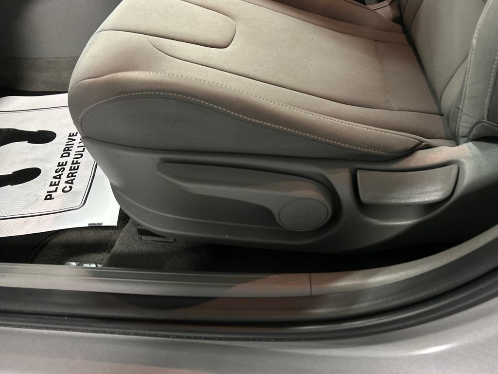 Used 2024 Hyundai Elantra SEL w/ Convenience Package image 11