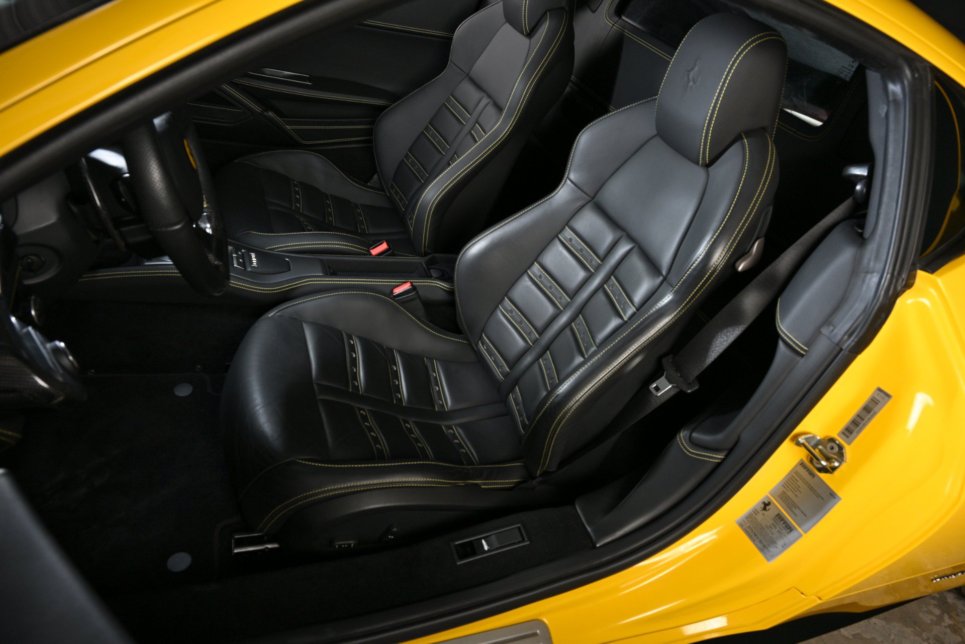Used 2011 Ferrari 458 Italia Coupe RWD image 14