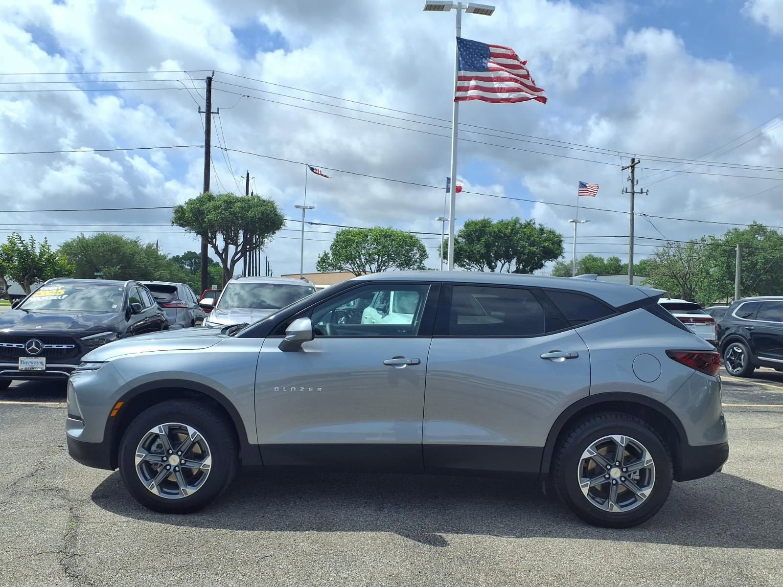 Used 2025 Chevrolet Blazer LT FWD image 24