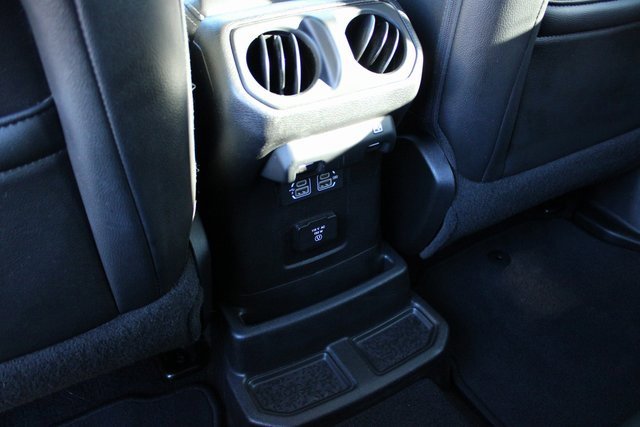 Used 2018 Jeep Wrangler Unlimited Sahara image 34