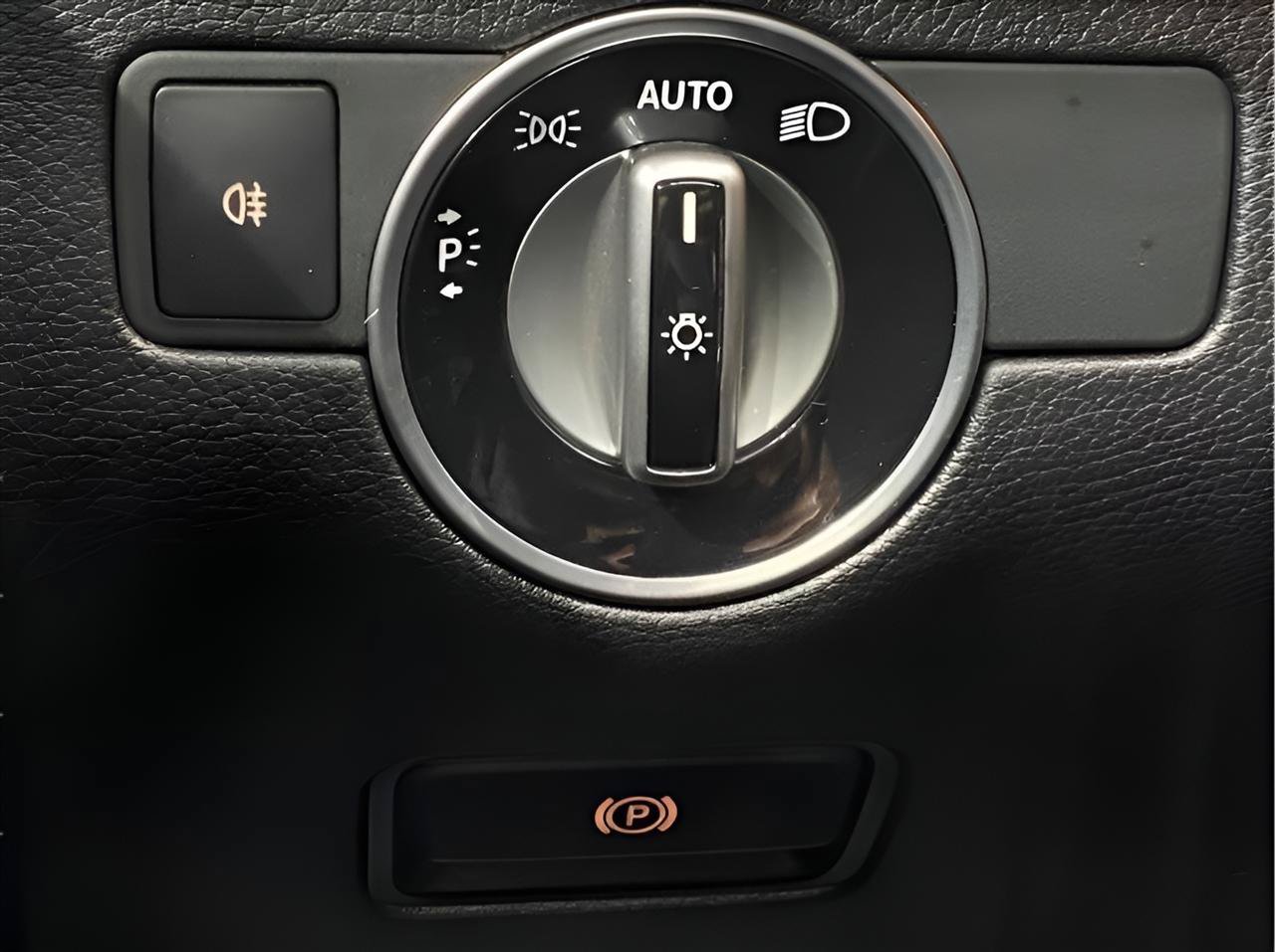 Used 2015 Mercedes-Benz ML 250 BlueTEC 4MATIC w/ Premium 1 Package image 22