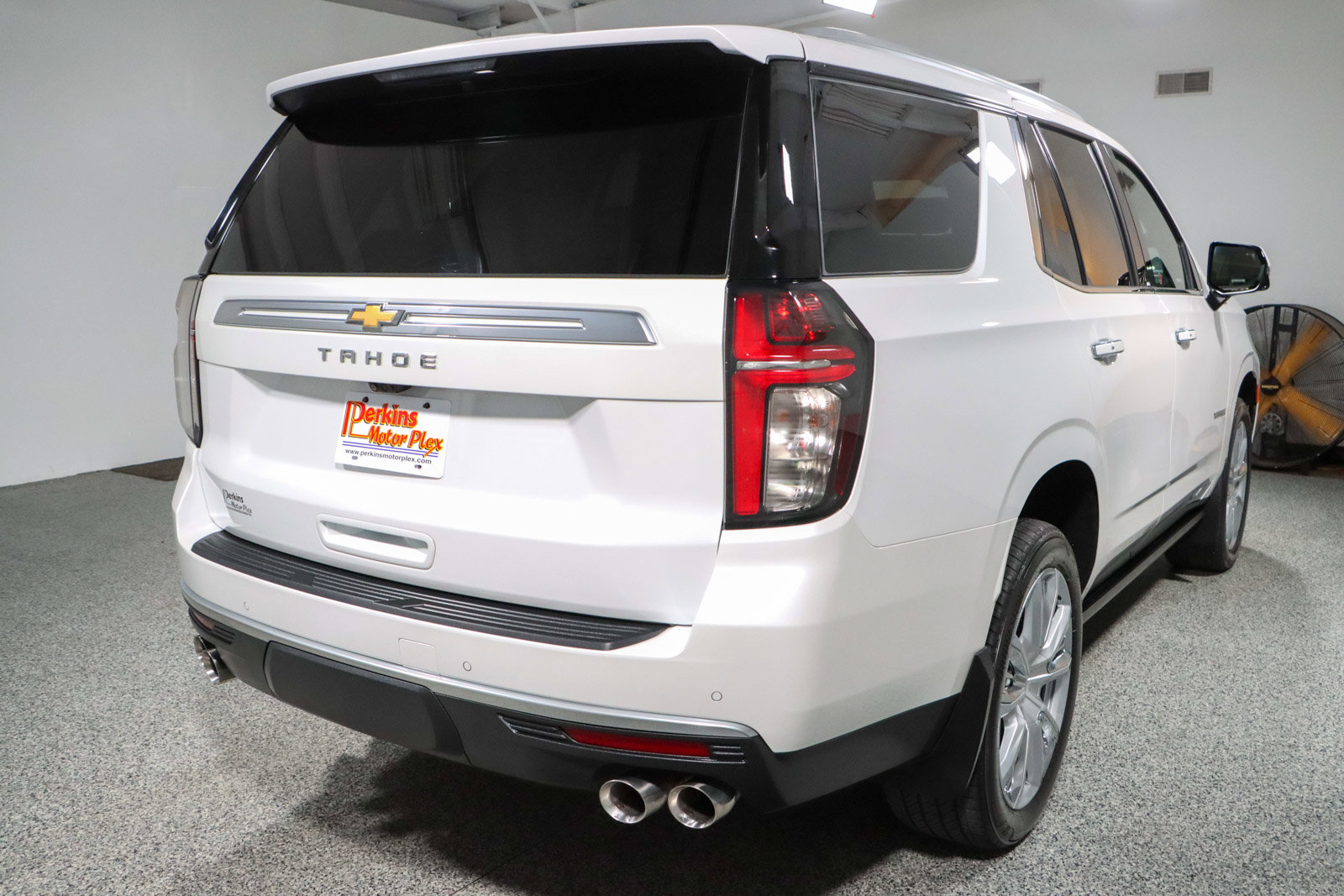 Used 2023 Chevrolet Tahoe High Country w/ Premium Package AWD/4WD image 7