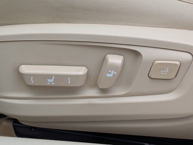 Used 2013 Lexus ES 350 w/ Luxury Pkg image 18