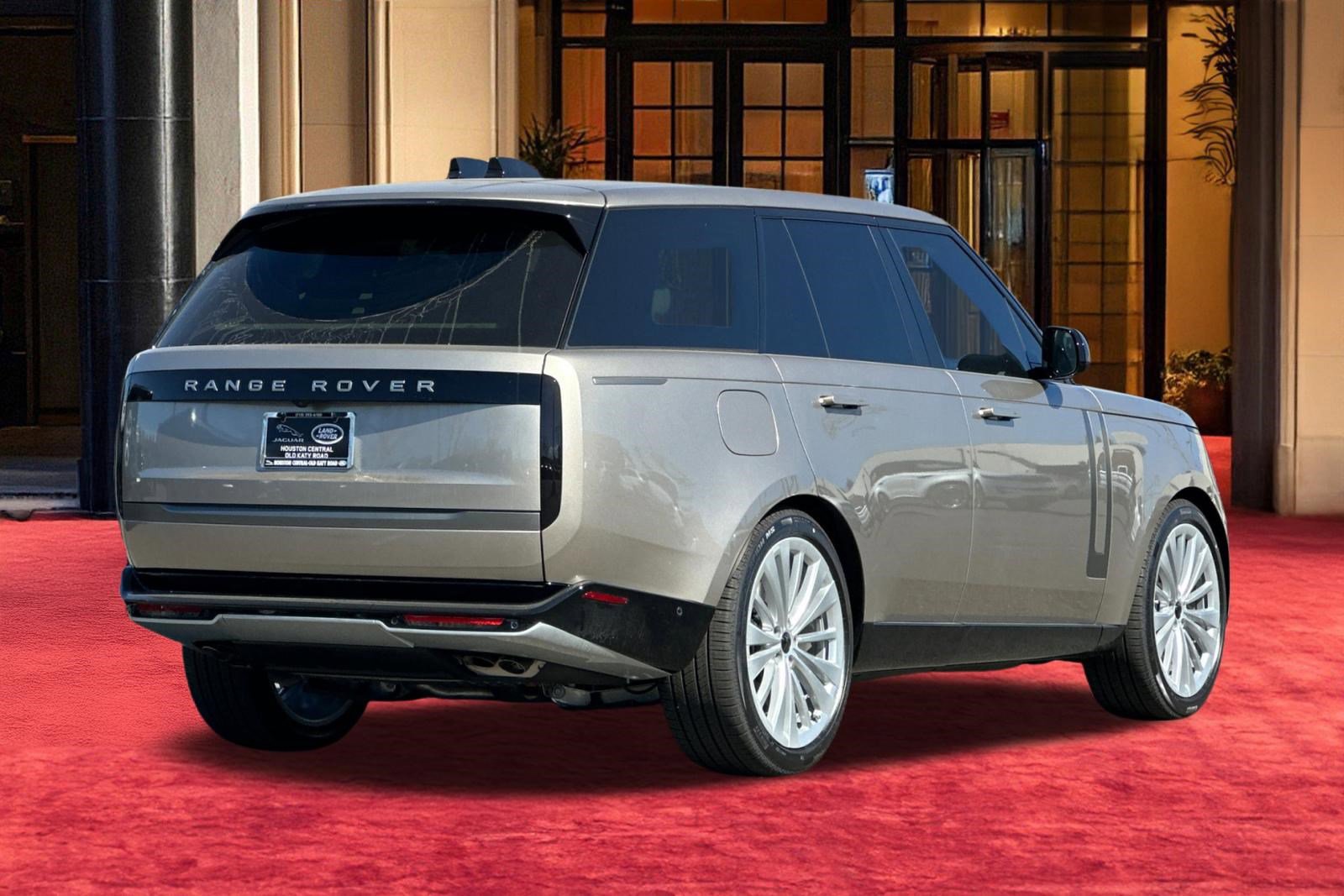 New 2026 Land Rover Range Rover SE image 10