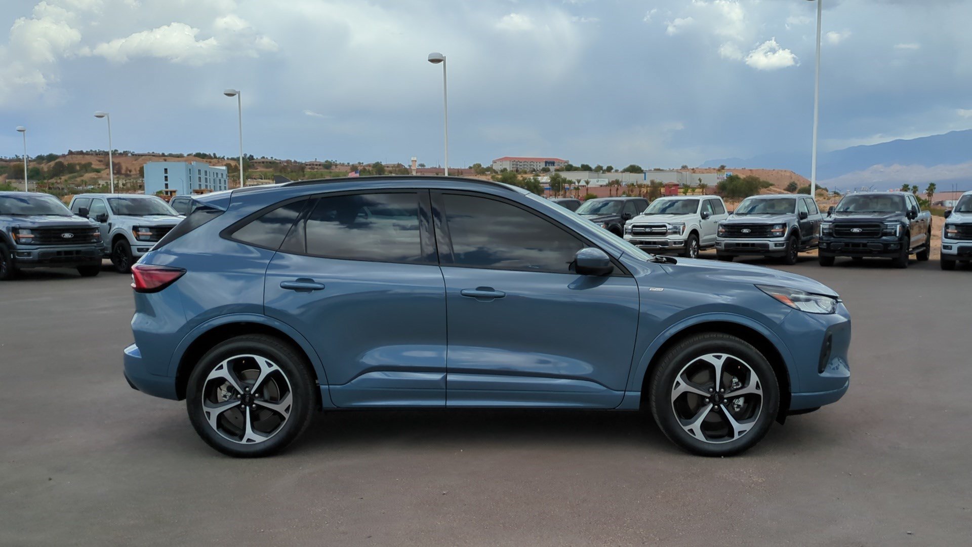 Used 2024 Ford Escape ST-Line Select w/ Tech Pack #2 AWD/4WD image 3