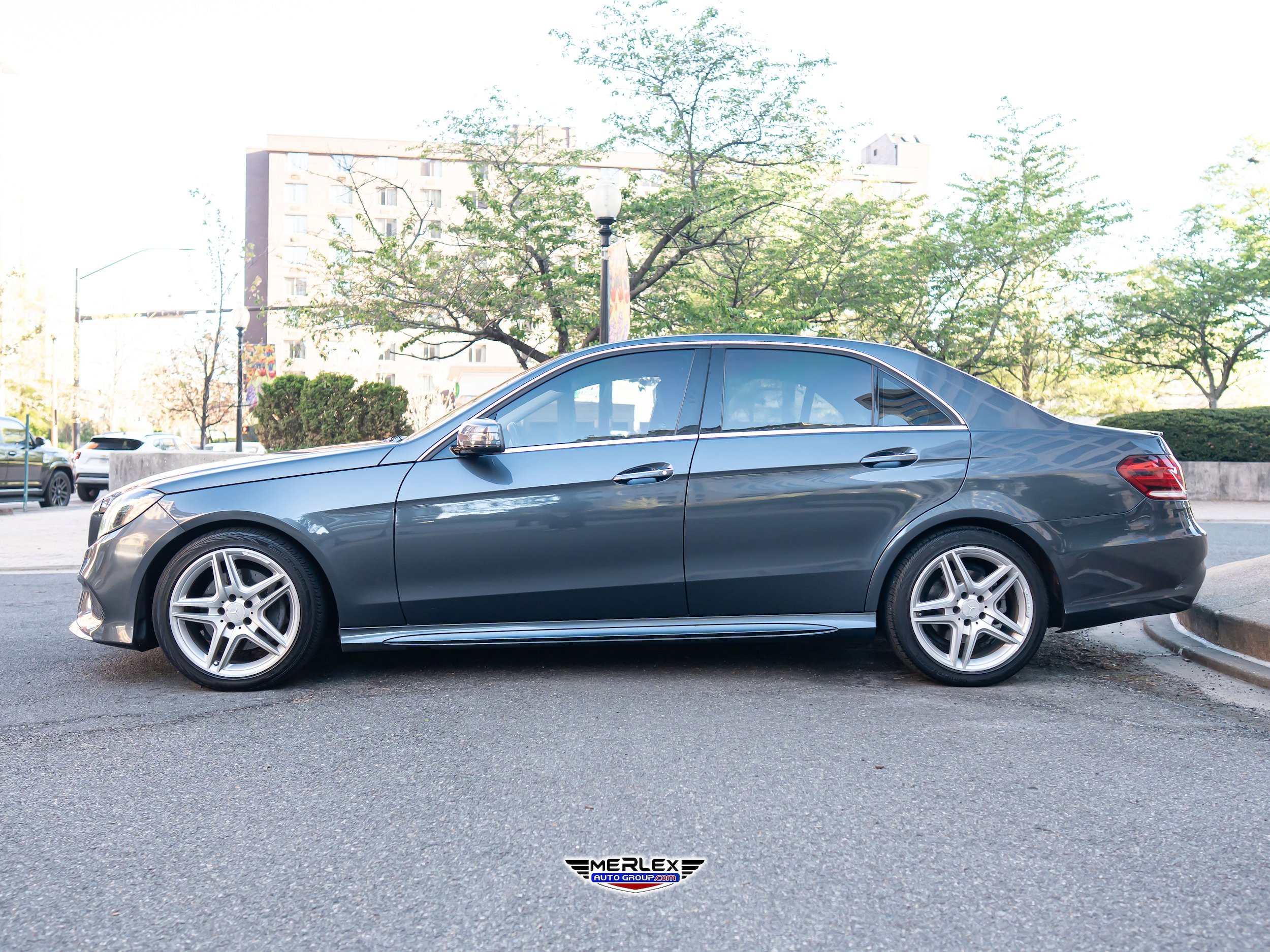 Used 2014 Mercedes-Benz E 350 4MATIC Sedan image 4