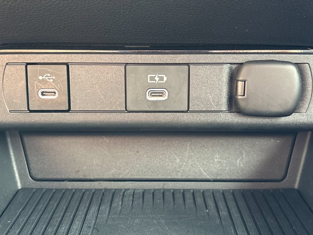 Used 2025 Toyota Prius LE FWD image 14