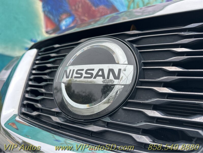 Used 2018 Nissan Rogue SV w/ Premium Package FWD image 42