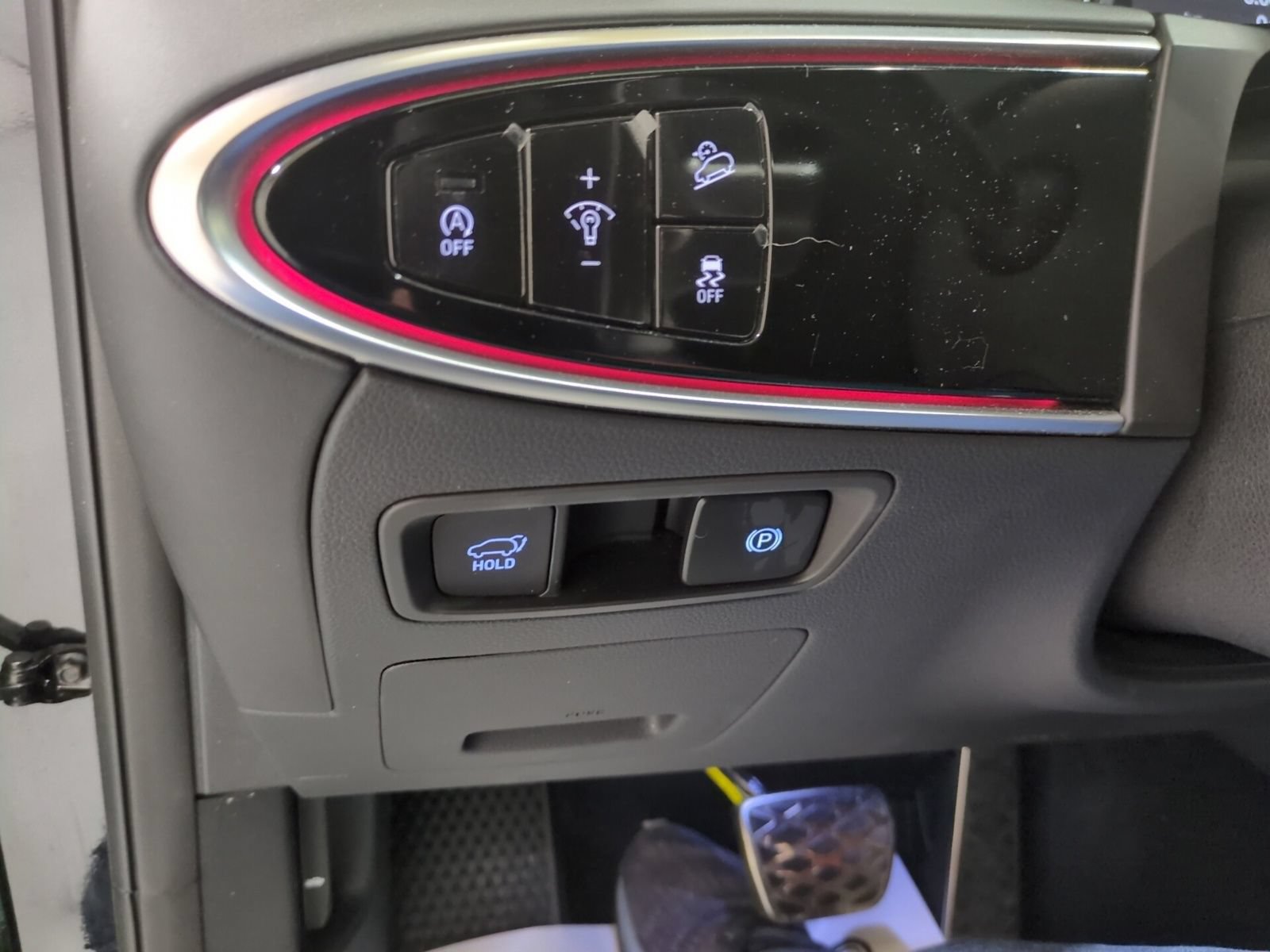 Certified 2025 Genesis GV70 3.5T Sport AWD/4WD image 19