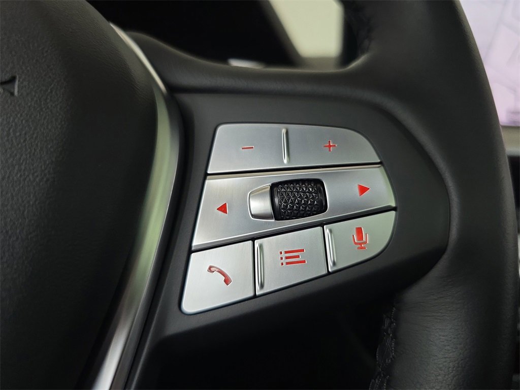 Used 2025 BMW X4 xDrive30i image 21