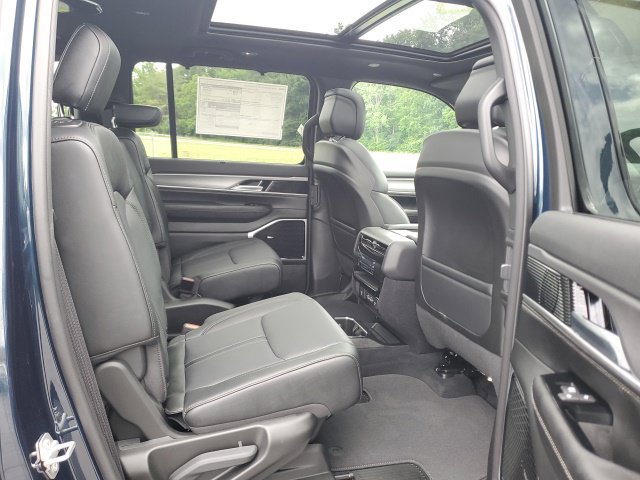 New 2026 Jeep Grand Wagoneer Limited AWD/4WD image 23