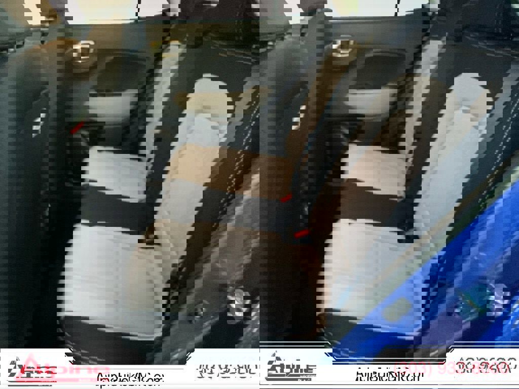 Used 2025 Hyundai Venue SEL image 13