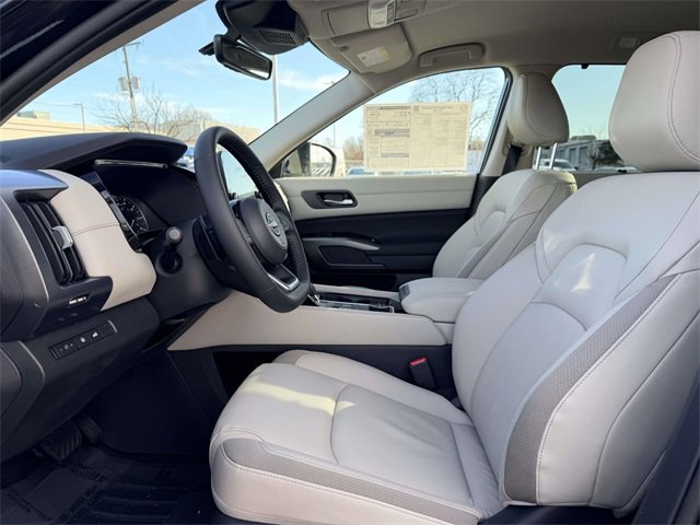 New 2025 Nissan Pathfinder SL w/ Lighting Package (N92) image 16