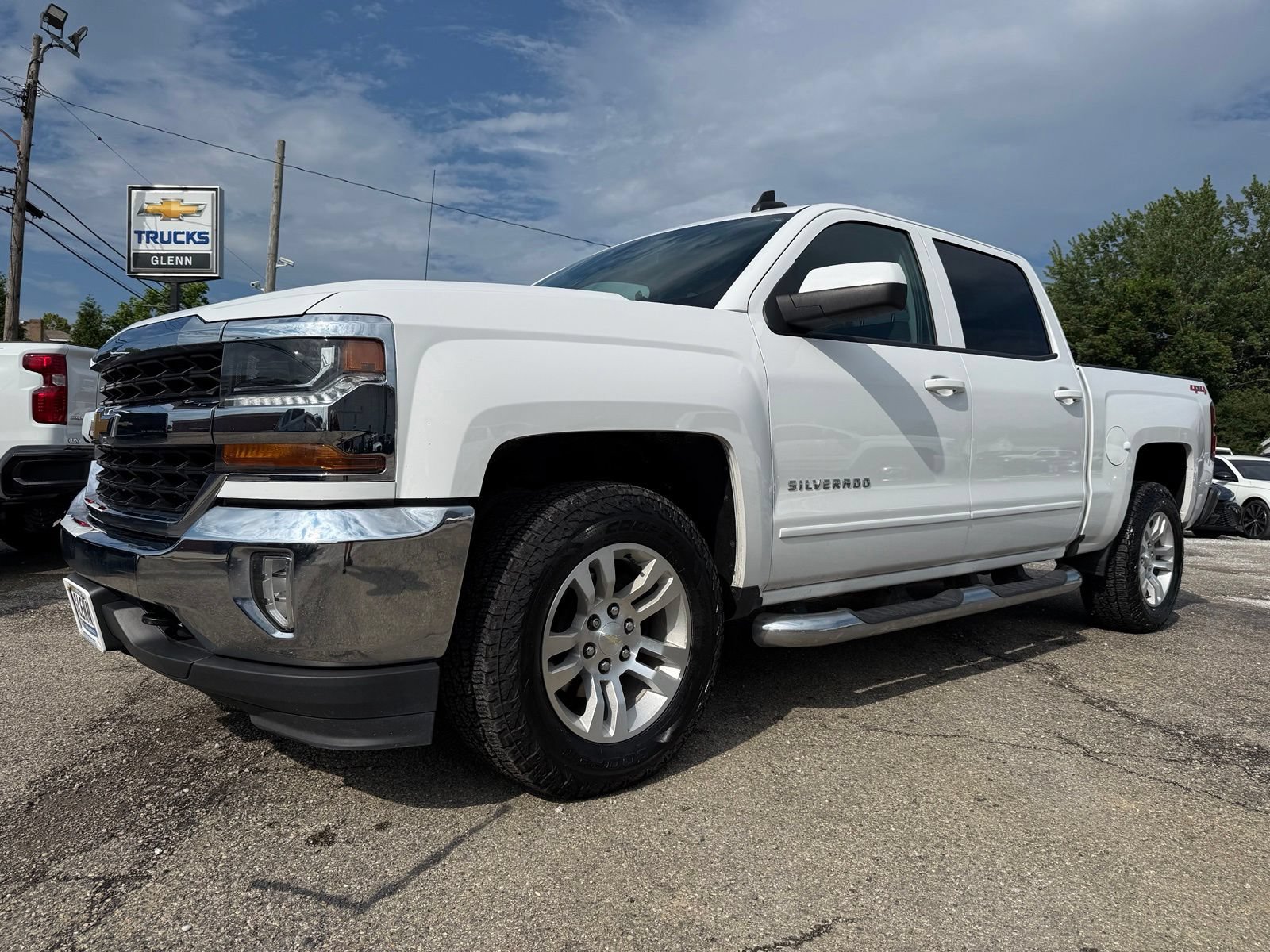 Used 2018 Chevrolet Silverado 1500 LT w/ All Star Edition AWD/4WD image 2