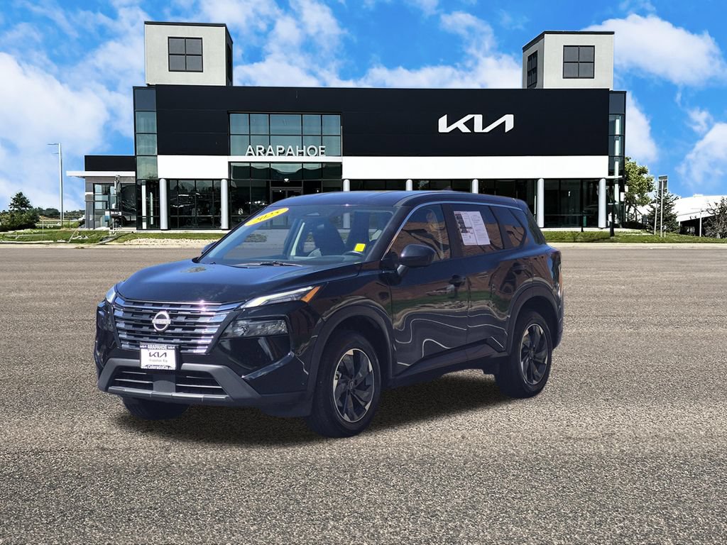 Used 2025 Nissan Rogue SV AWD/4WD image 4