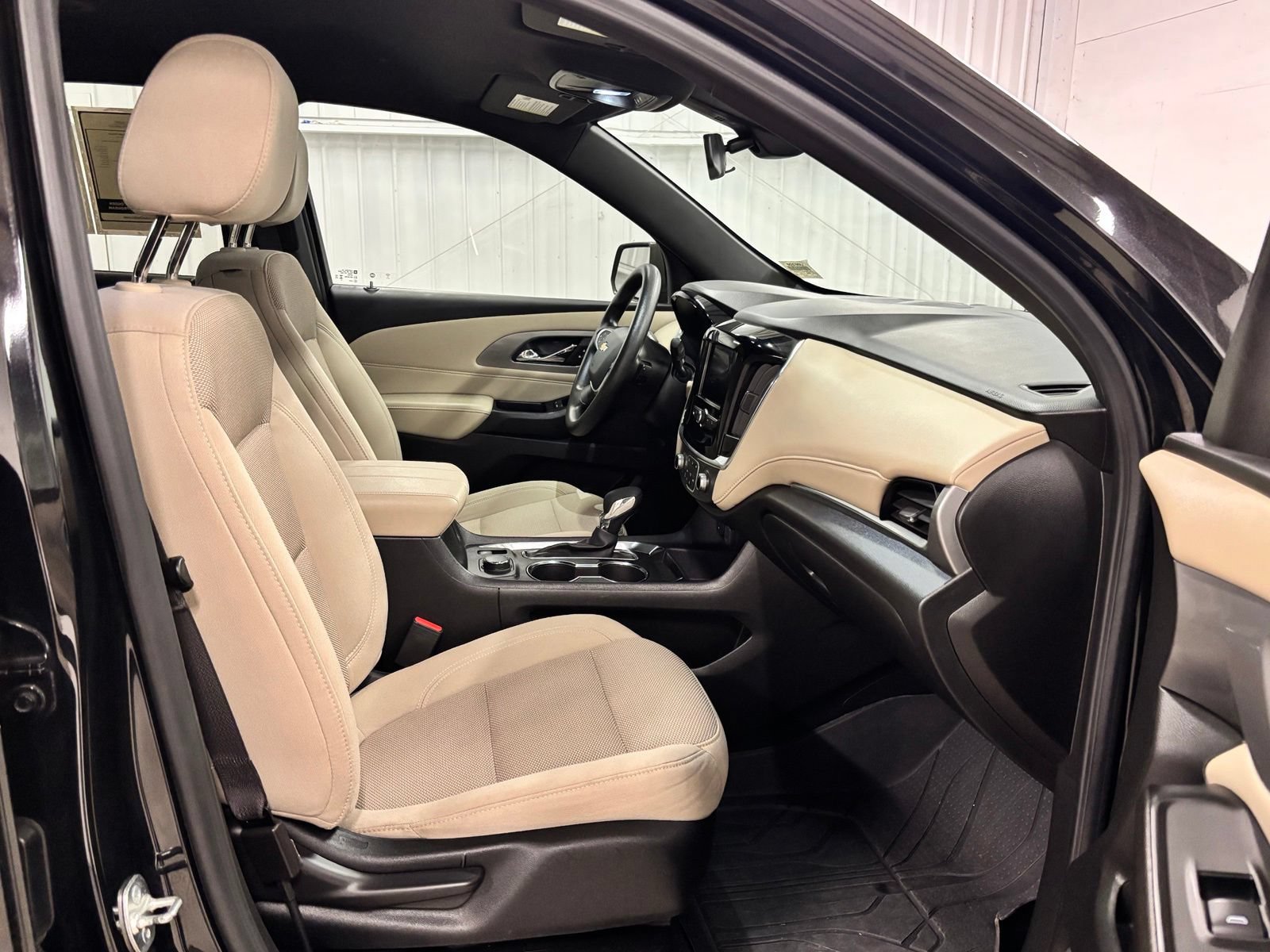 Used 2023 Chevrolet Traverse LS FWD image 21