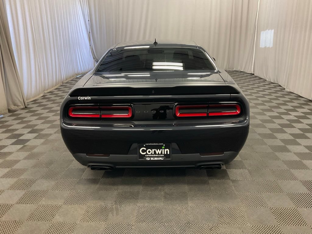 Used 2016 Dodge Challenger R/T Scat Pack w/ Leather Interior Group RWD image 5