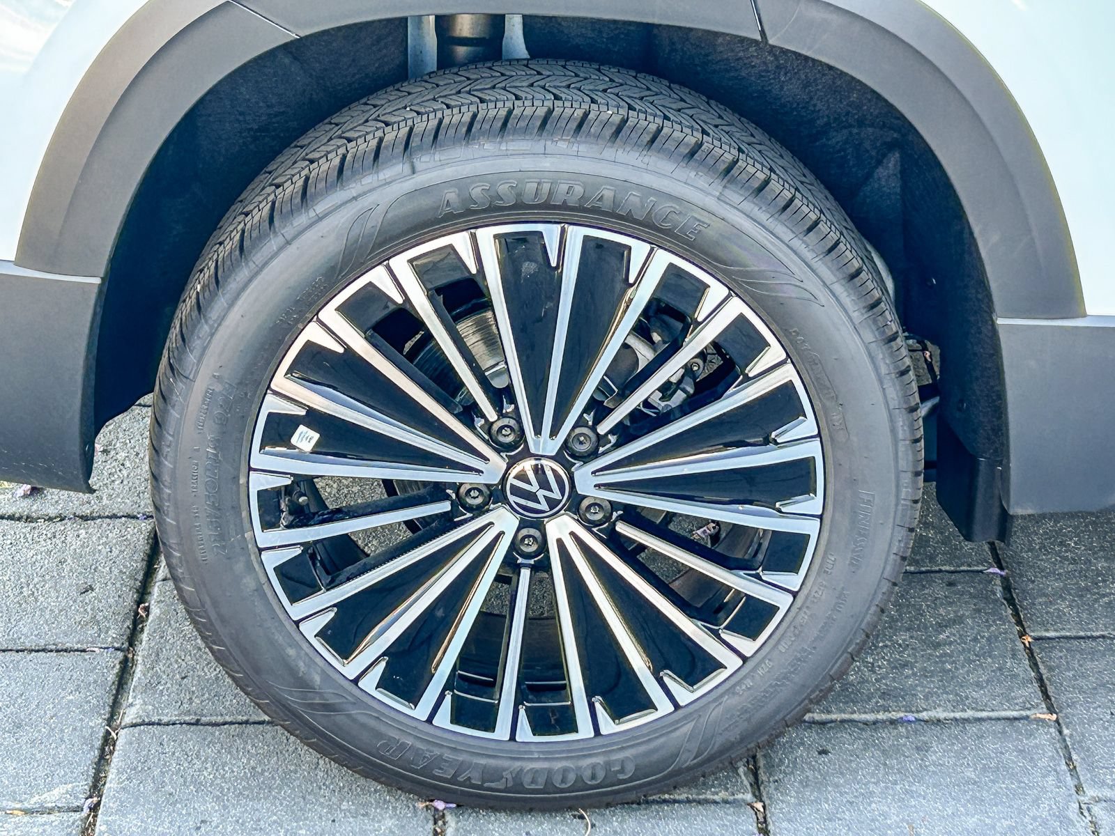 New 2026 Volkswagen Taos SE FWD image 11