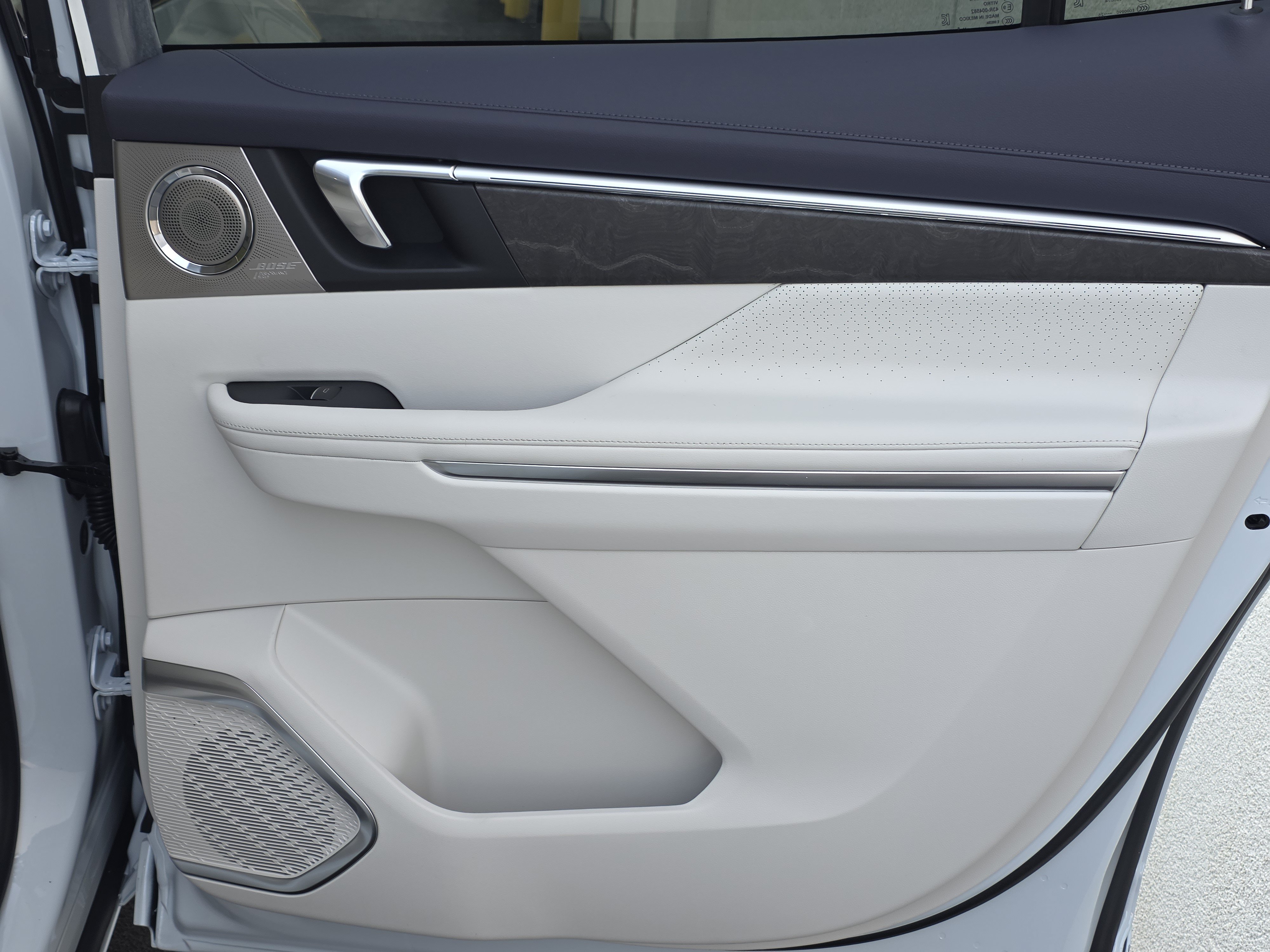 New 2027 Buick Enclave Avenir FWD image 49