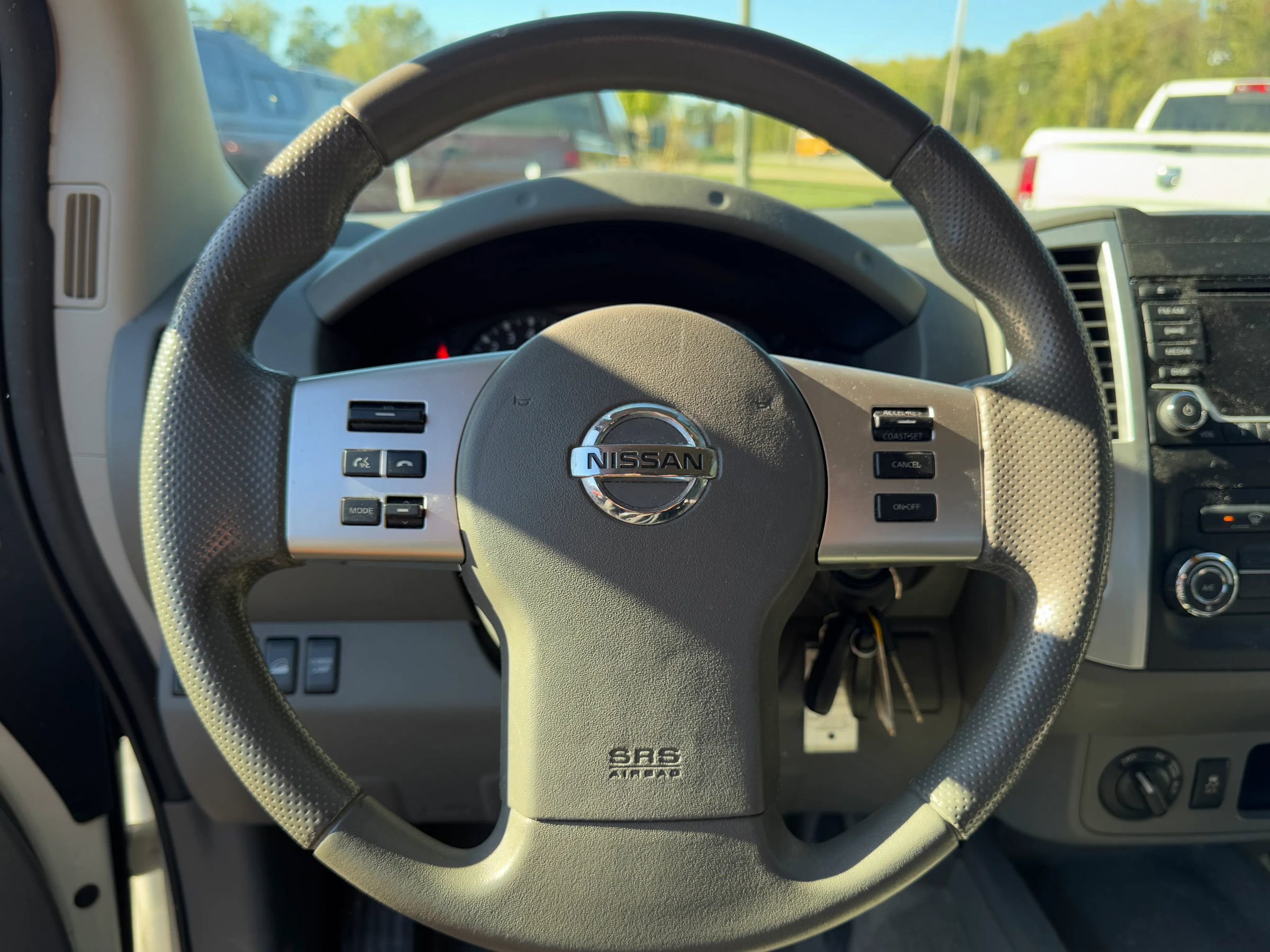 Used 2018 Nissan Frontier SV image 17