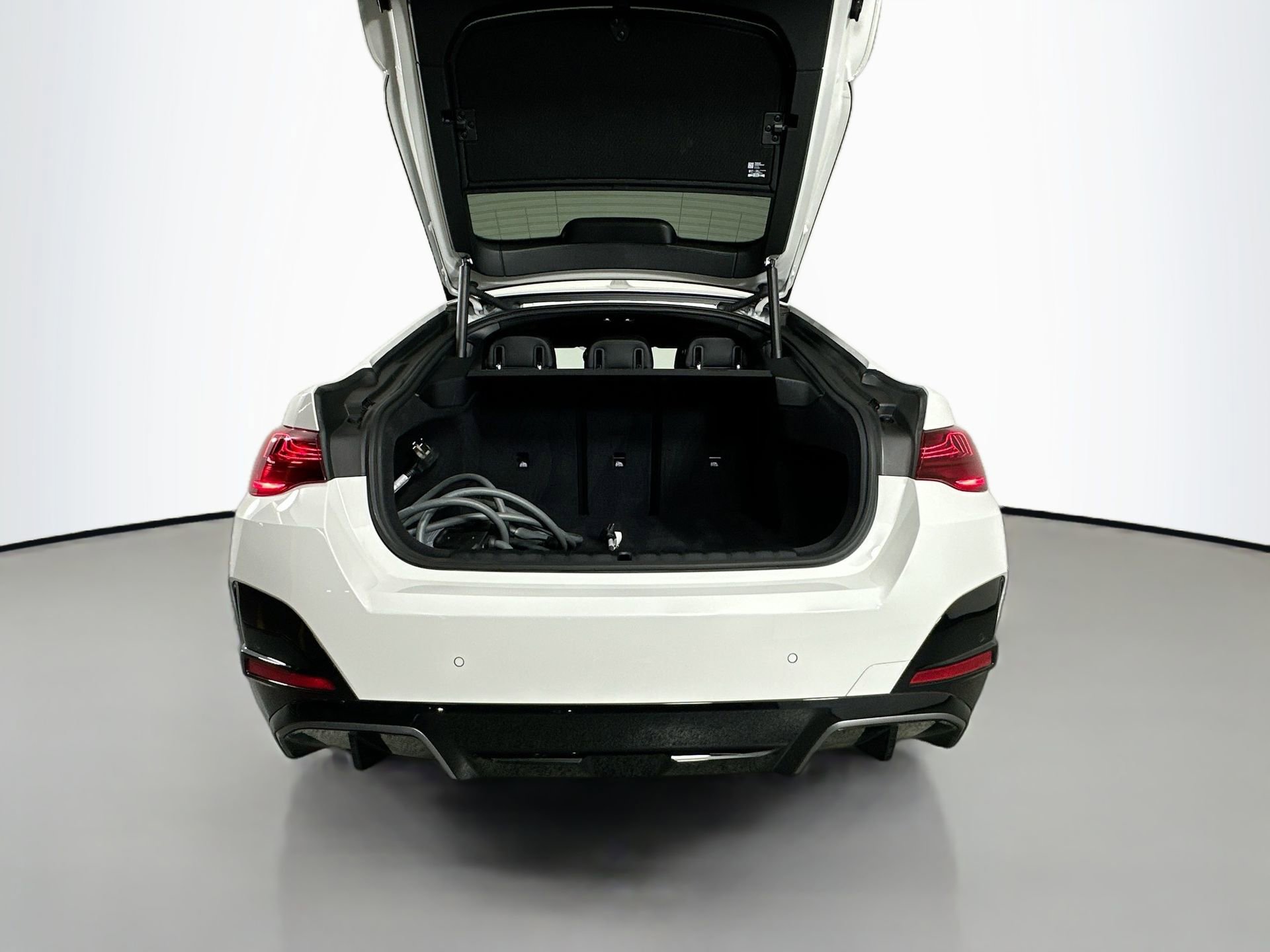 Used 2025 BMW i4 xDrive40i w/ M Sport Package image 28