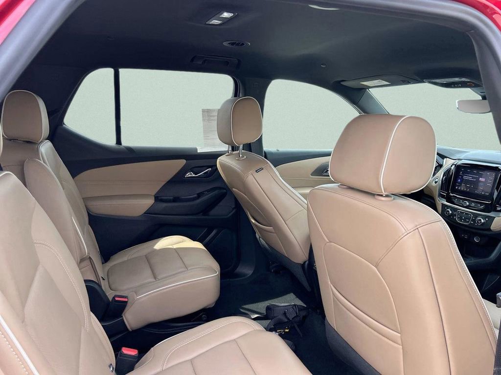 Used 2022 Chevrolet Traverse Premier FWD image 20
