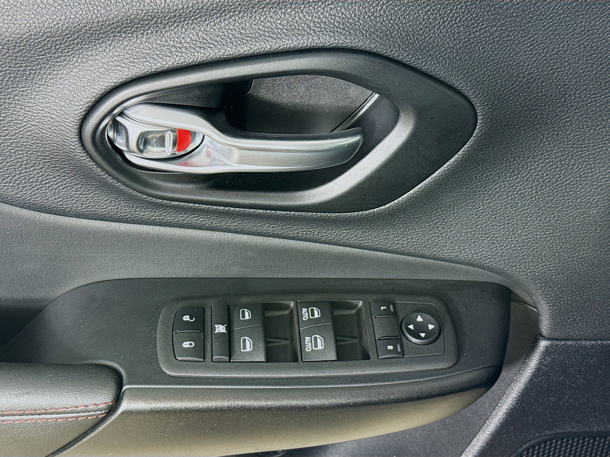 Used 2022 Jeep Cherokee Trailhawk image 20