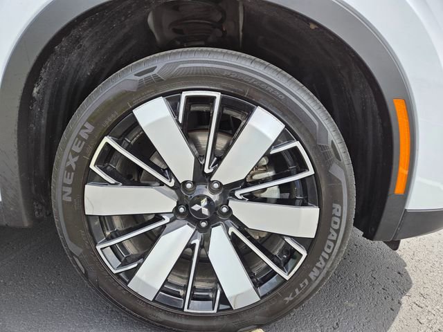Used 2025 Mitsubishi Outlander SE AWD/4WD image 5