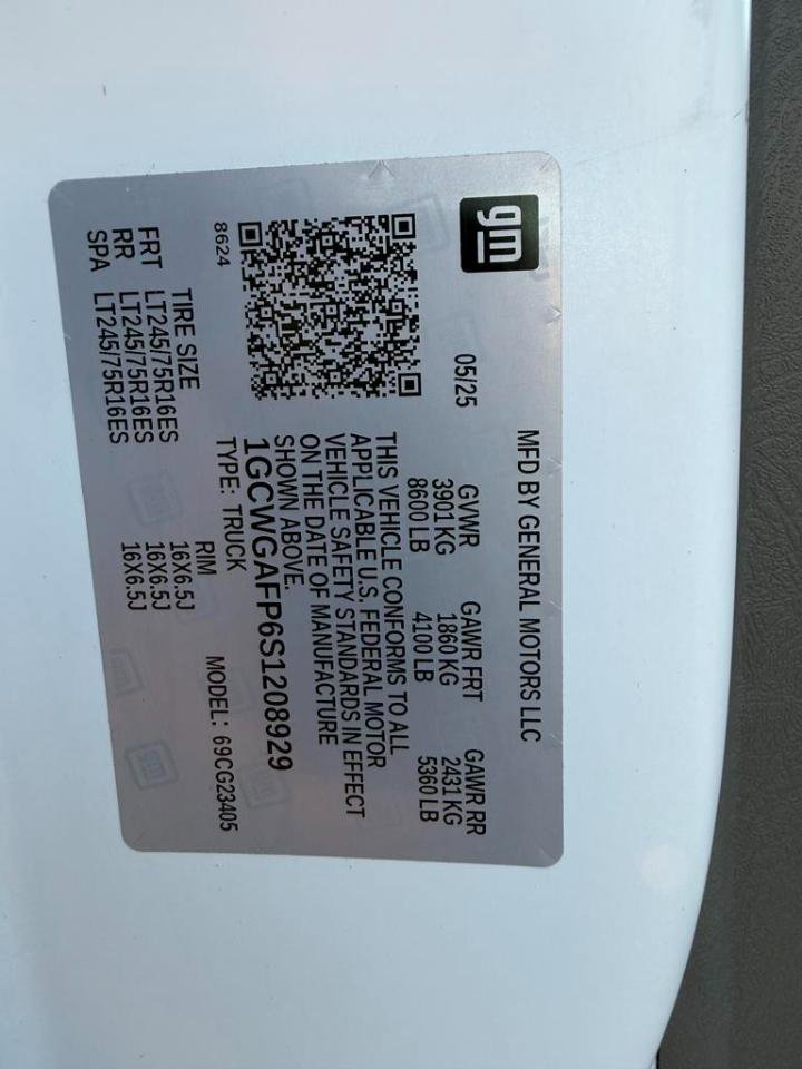 Used 2025 Chevrolet Express 2500 w/ Driver Convenience Package image 29