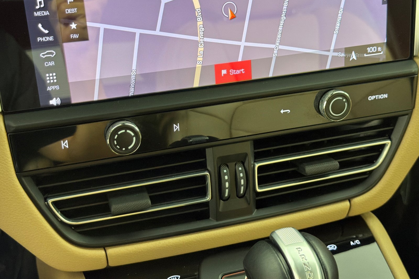 Used 2023 Porsche Macan AWD/4WD image 20