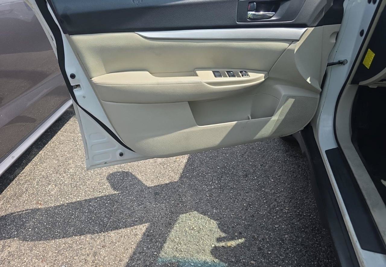 Used 2012 Subaru Outback 2.5i Premium w/ Popular Pkg 1B AWD/4WD image 9