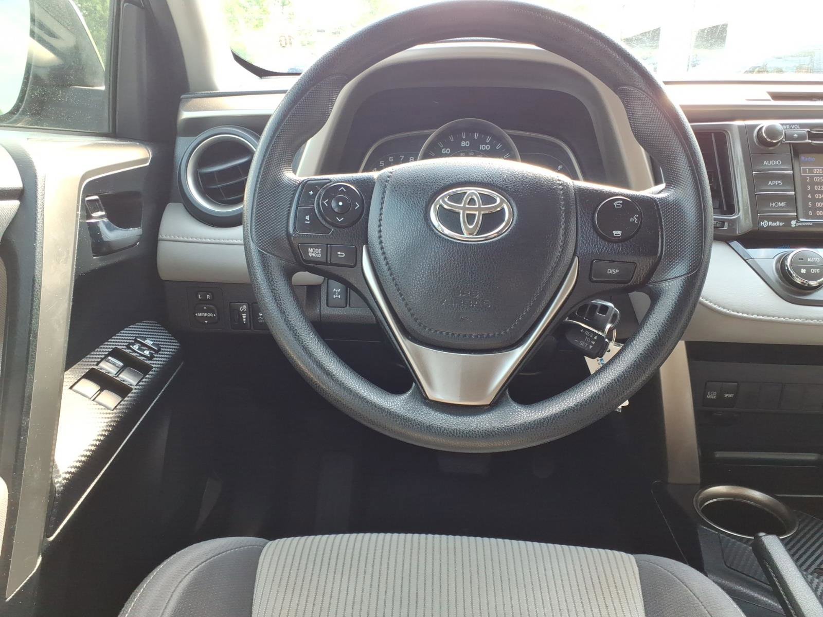 Used 2015 Toyota RAV4 XLE AWD/4WD image 5