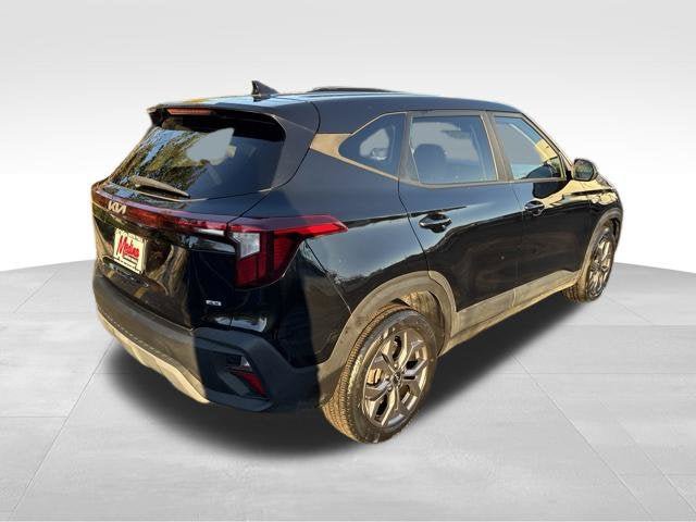 Used 2024 Kia Seltos LX AWD/4WD image 4