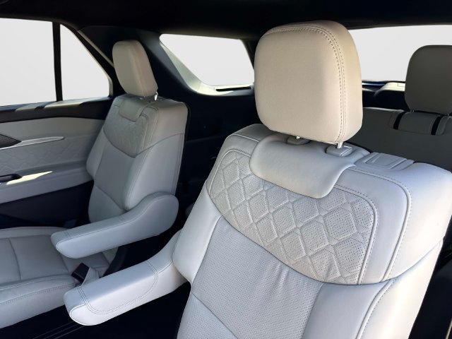 New 2027 Ford Explorer Platinum w/ 3.0L Ultimate Package RWD image 15