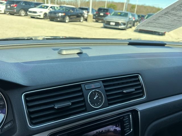 Used 2017 Volkswagen Passat 1.8T R-Line image 24