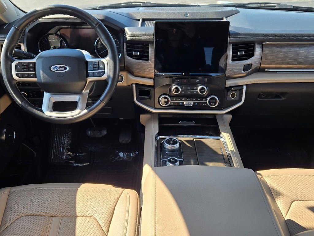 Used 2024 Ford Expedition Limited image 23