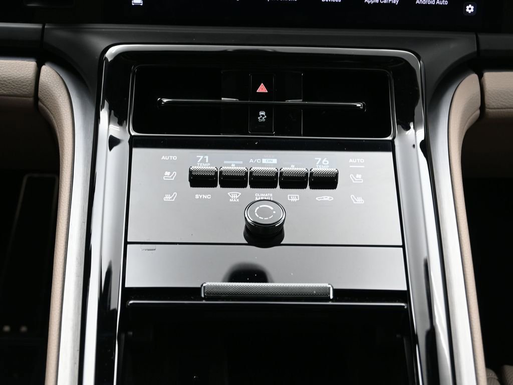 Certified 2025 Porsche Panamera image 22