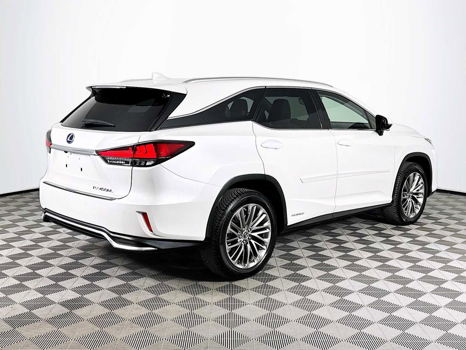 Used 2020 Lexus RX 450hL Luxury w/ Accessory Package image 5