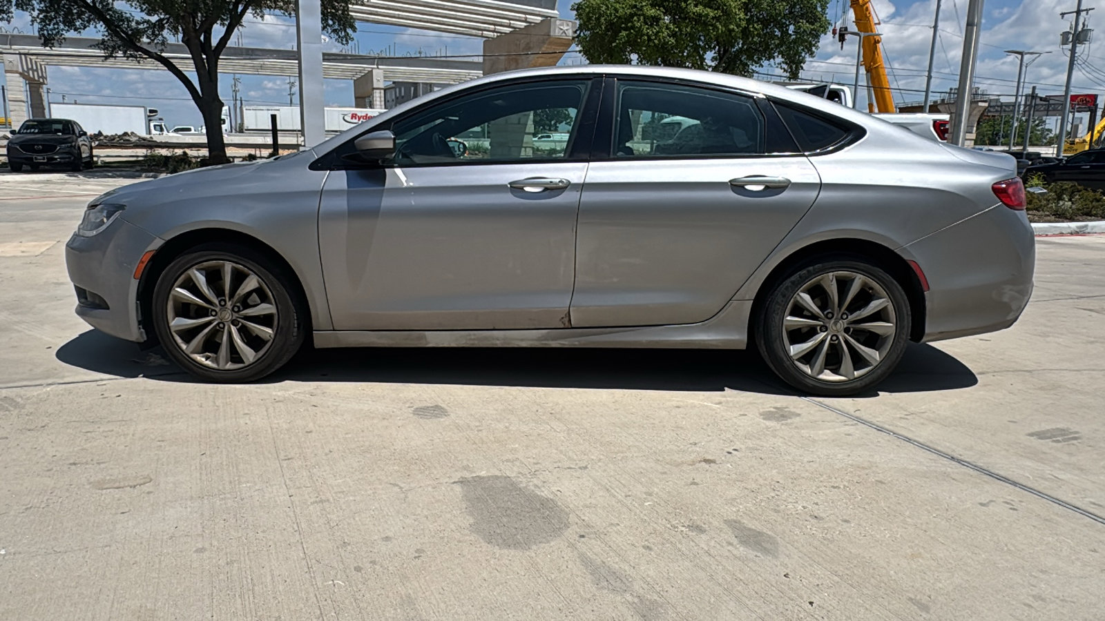 Used 2015 Chrysler 200 S FWD image 4