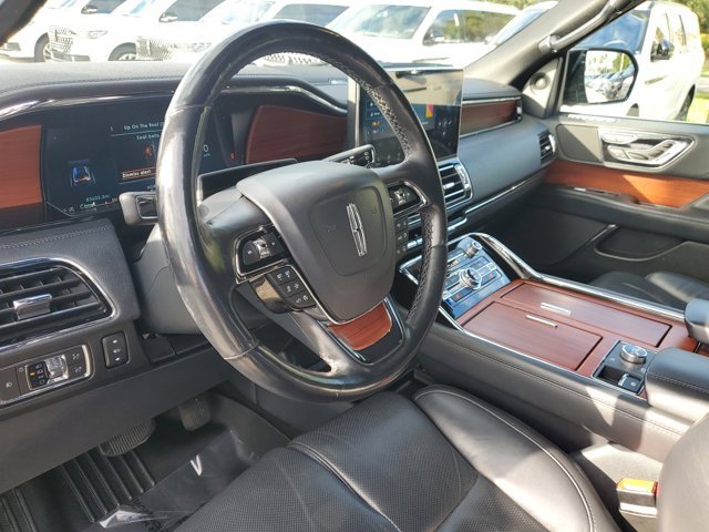 Used 2022 Lincoln Navigator Reserve image 22