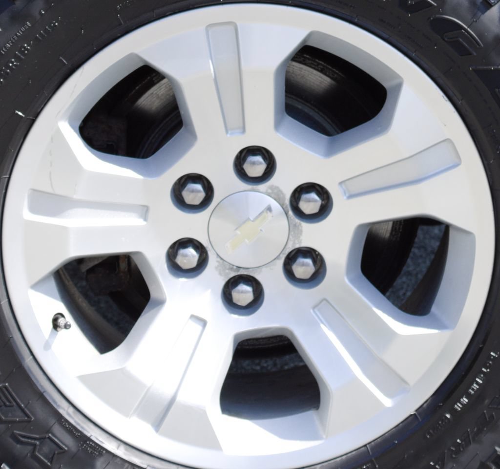 Used 2018 Chevrolet Silverado 1500 LT w/ All Star Edition AWD/4WD image 34