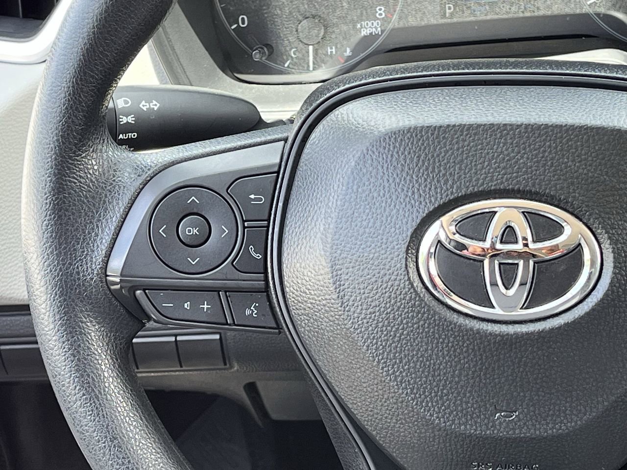 Used 2025 Toyota Corolla LE w/ LE Premium Package FWD image 12